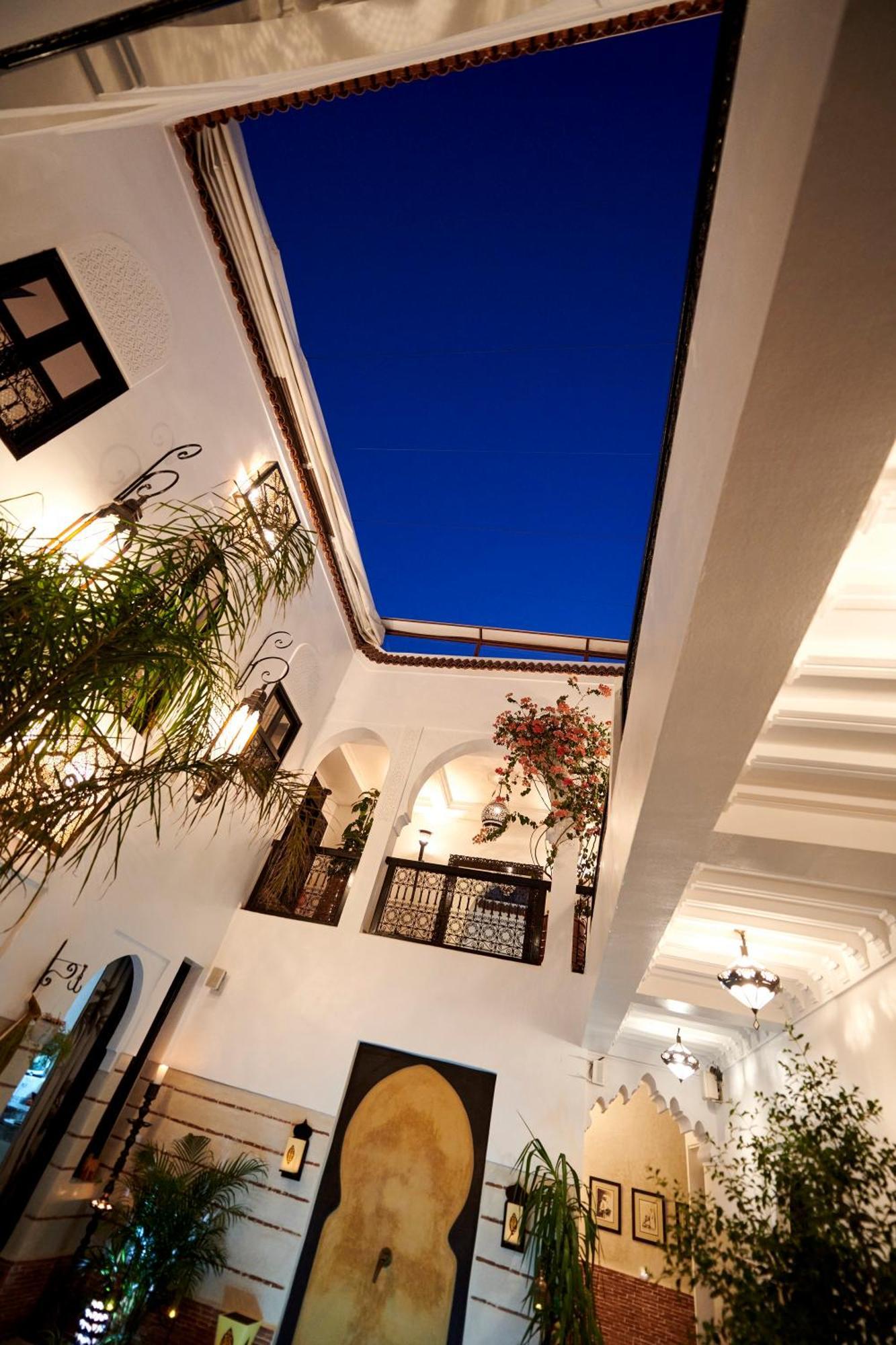 מרקש Riad Dar Amanza En Exclusivite Avec 4 Chambres Au Coeur De La Medina מראה חיצוני תמונה